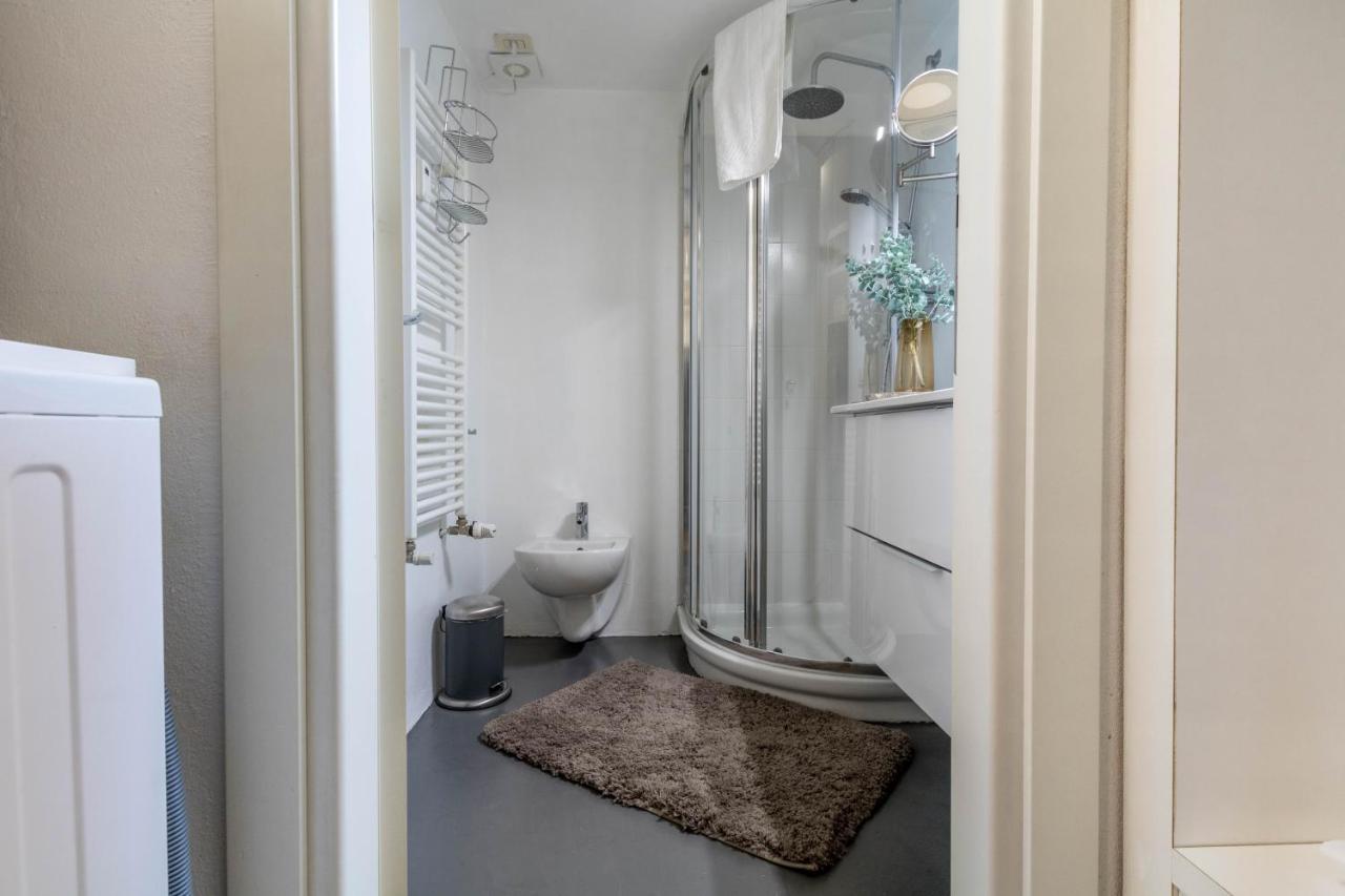 Апартаменты Joivy Modern Studio Near City Centre Милан Экстерьер фото